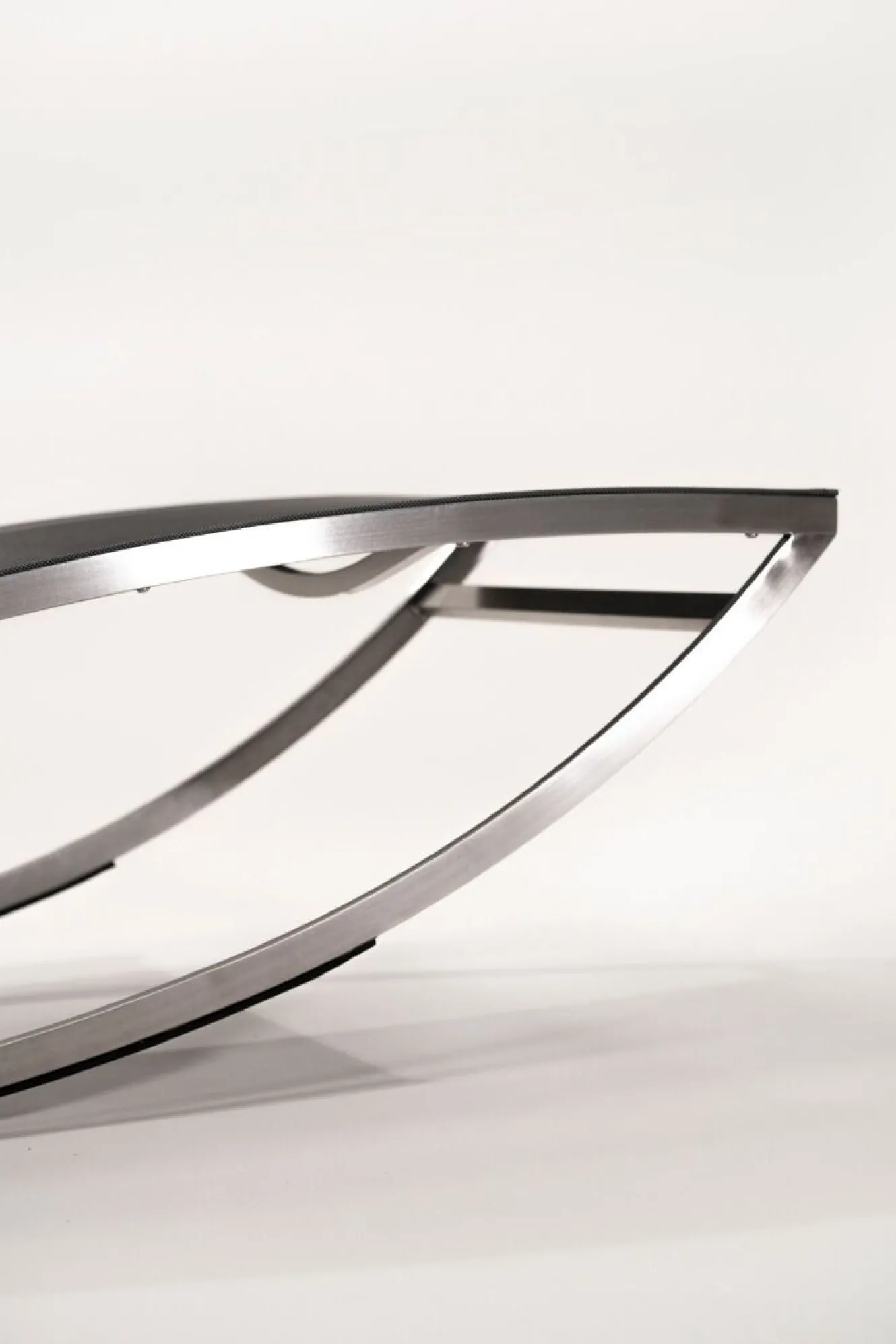 ARTELIA Martini Gartenliege, silber/anthrazit, Edelstahl/Textilene, ergonomisch, UV-Beständig, inkl. Kissen