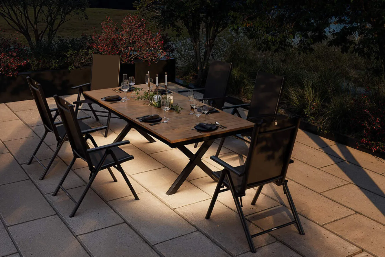 KETTLER BasicPlus Pro Garten-Essgruppe mit LED-Beleuchtung, anthrazit/natur, Alu/Holzimitat, 240 x 100 cm, 6 Klappstühle