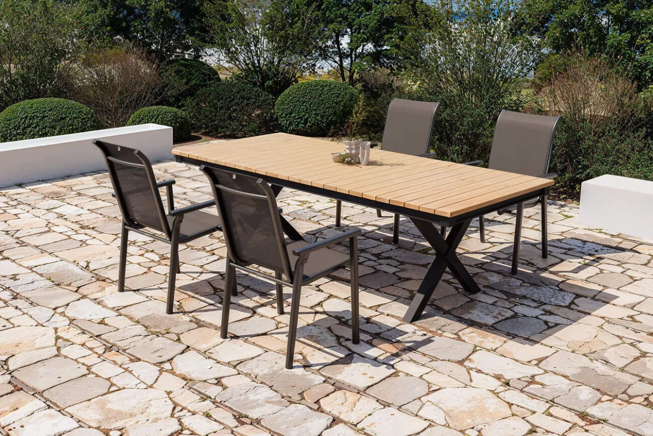 KETTLER BasicPlus Pro Garten-Essgruppe, anthrazit/natur, Alu/Holzimitat, LED-Beleuchtung, Tischplatte 240 x 100 cm, 4 Stapelsessel