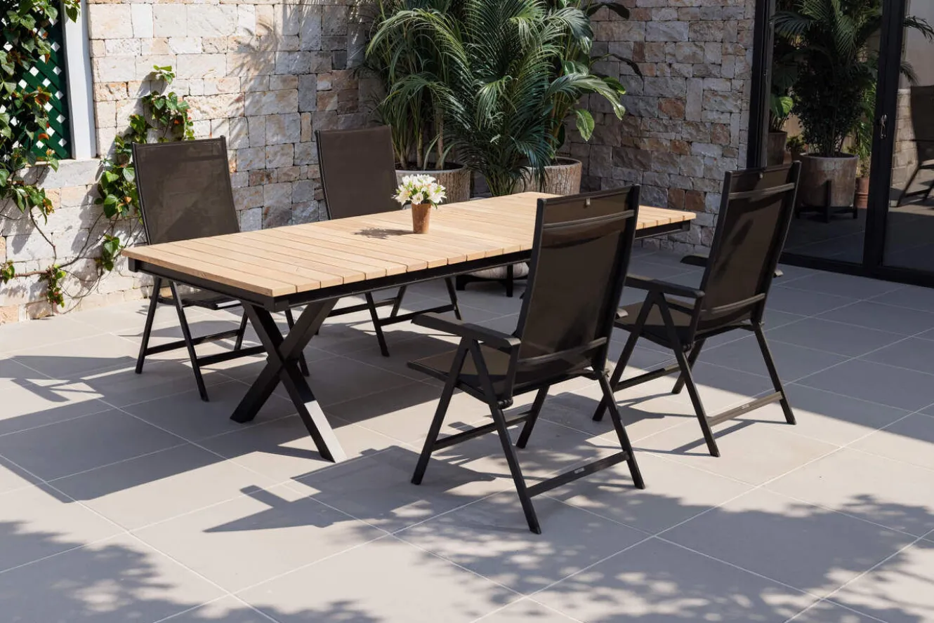KETTLER Garten-Essgruppe mit LED-Beleuchtung, anthrazit/natur, Aluminium/Holzimitat/Textilene, 240 x 100 cm Tisch, 4 Klappstühle