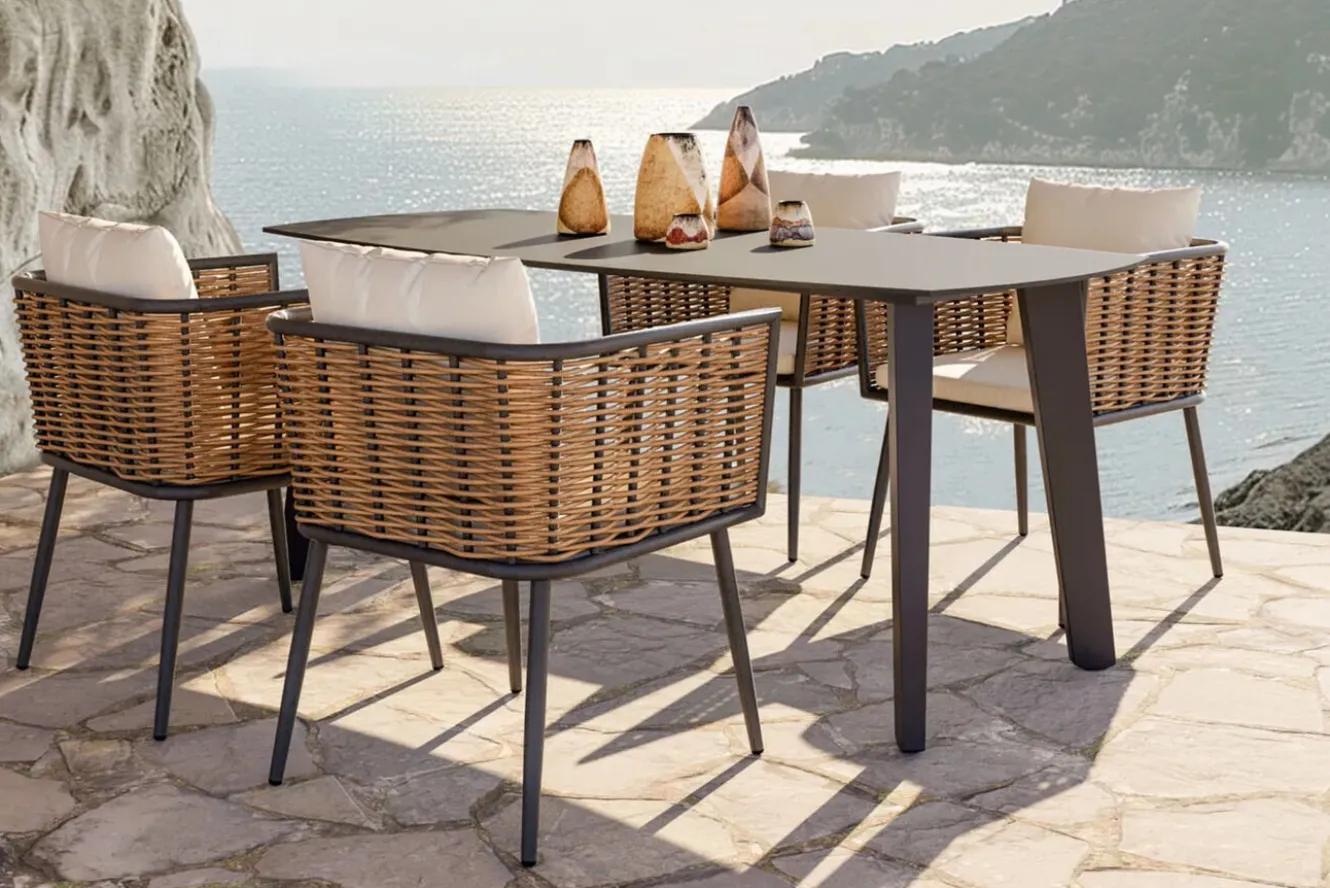 LIVING ZONE Grant Dining Garten-Essgruppe, anthrazit, Alu/Polyrattan, Tischplatte aus ESG-Sicherheitsglas, inkl. Kissen