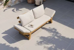 OUTFLEXX Bali Lounge/Liege, creme/natur, Akazie/Polyester, geölt, 198 x 68 x 78 cm, verstellbar, inkl. Kissen, FSC®-zertifiziertes Produkt
