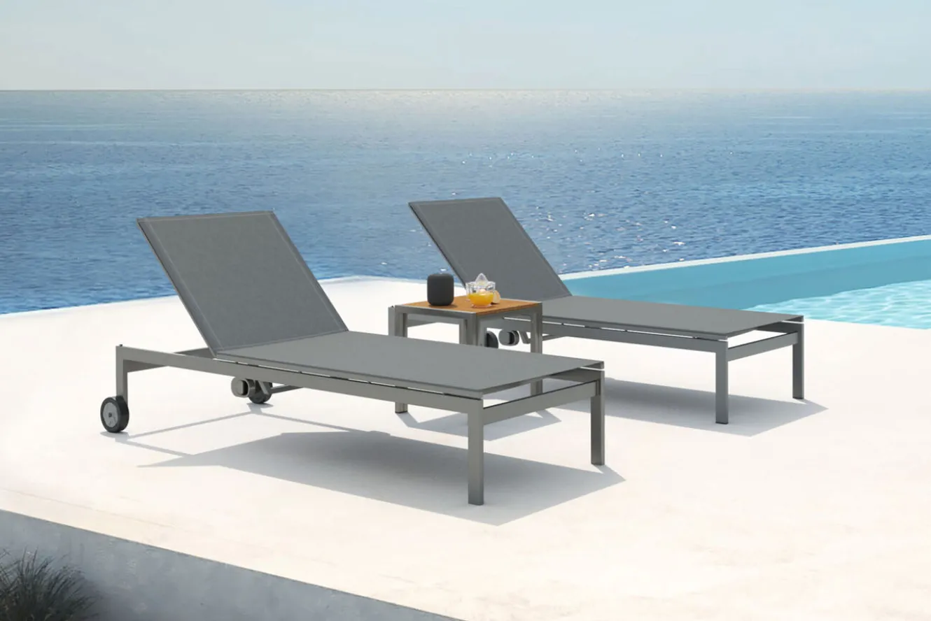 OUTFLEXX 2er-Set Rollliege, silber, Edelstahl/Teak, 212x71x36 cm, mit Beistelltisch 45x45cm, FSC®-zertifiziertes Produkt