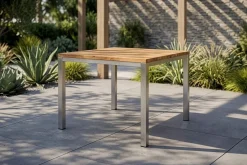 OUTFLEXX Esstisch, silber/natur, Edelstahl/ recyceltes Teak, 90x90cm, rustikal gebürstet, FSC®-zertifiziertes Produkt