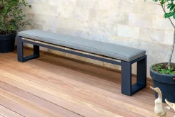 OUTFLEXX Kona Bank, dark grey/natur, Alu/recyceltes Teak, 240x40x45cm, rustikal gebürstet, U-Gestell, FSC®-zertifiziertes Produkt