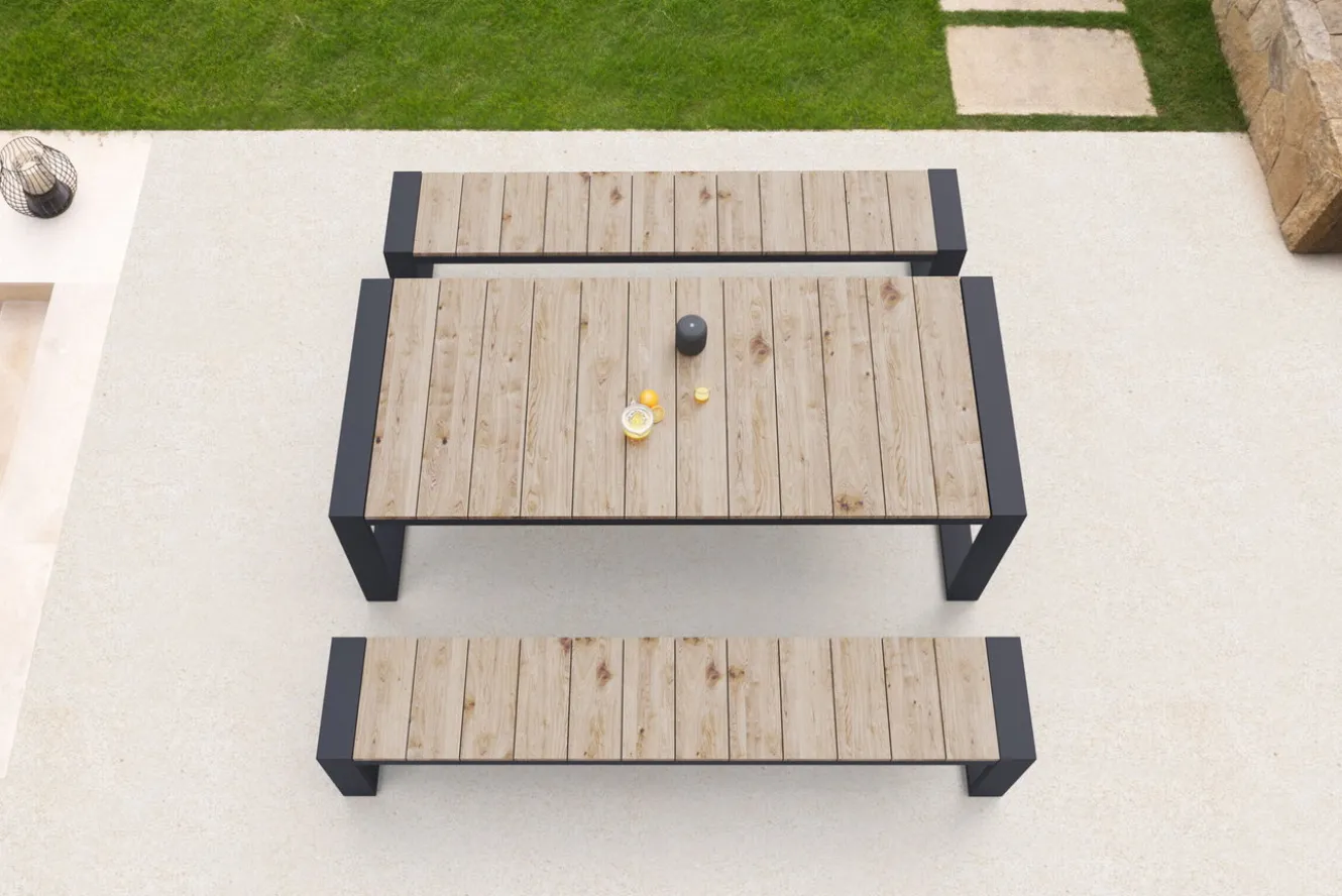 OUTFLEXX Kona Garten-Essgruppe, dark grey/natur, Alu/recyceltes Teak, Esstisch 240x100cm, 2x Bank 240x40cm, U-Gestell, FSC®-zertifiziertes Produkt