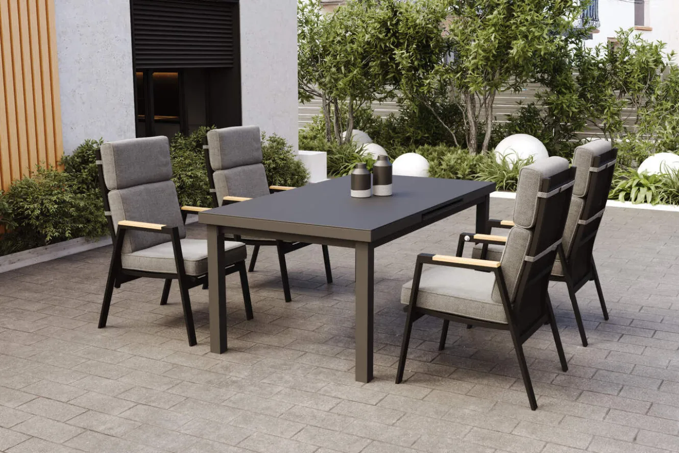OUTFLEXX Korba Garten-Essgruppe mit 4 Sesseln, anthrazit matt, Alu/Teak, ausziehbarer Tisch 180/240 x 100 cm, inkl. Polster