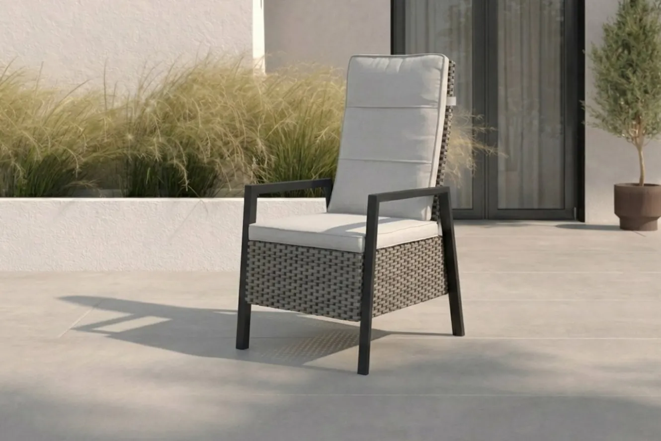 OUTFLEXX Louvra Select Design-Diningsessel, natur/anthrazit, Polyrattan, 59 x 72 x 111 cm, Rücken stufenlos verstellbar