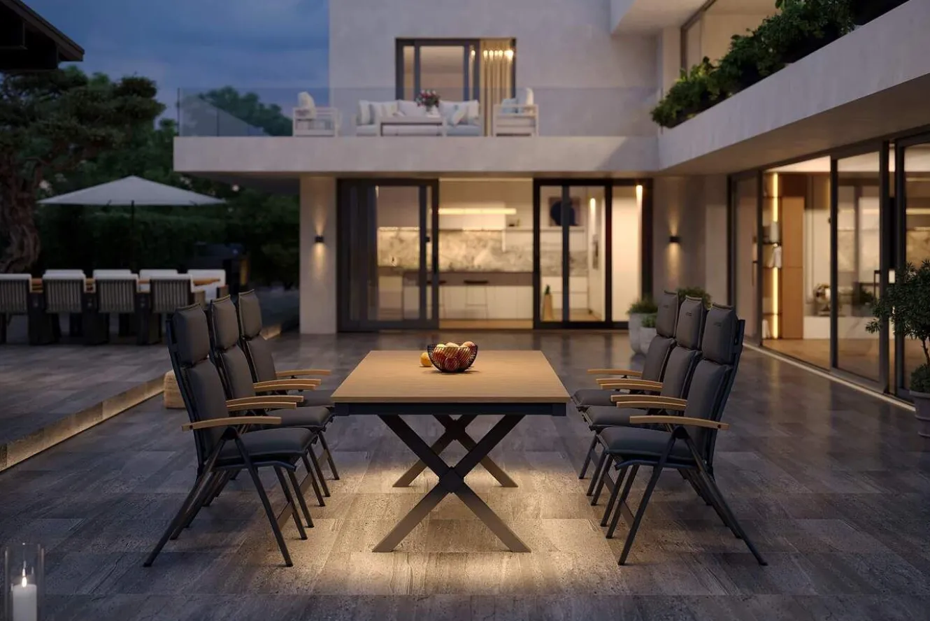 OUTFLEXX Luminara Garten-Essgruppe mit LED-Beleuchtung, anthrazit matt/natur, Alu/Textilene, Tisch 240 x 100 cm, inkl. 6 Klappstühle
