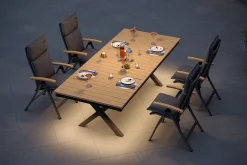 OUTFLEXX Luminara Garten-Essgruppe mit LED-Beleuchtung, anthrazit matt/natur, Aluminium/Textilen/Holzimitat, 240 x 100 cm, 4 Klappstühle, inkl. Auflagen