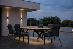 OUTFLEXX Luminara Garten-Essgruppe mit LED-Beleuchtung, anthrazit matt/natur, Alu/Holzimitat, 240 x 100 cm, inklusive Auflagen, 6 Stapelsessel