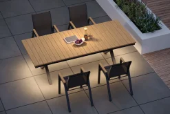 OUTFLEXX Luminara Garten-Essgruppe mit LED-Beleuchtung, anthrazit matt/natur, Aluminium/Holzimitat/Textilene, Tisch 240 x 100 cm, 4 stapelbare Sessel