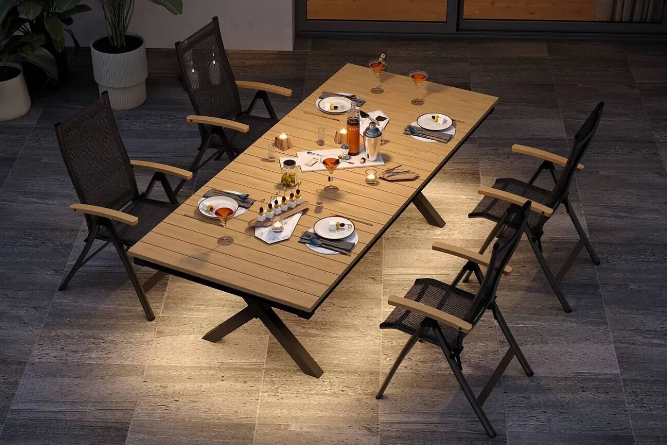 OUTFLEXX Luminara Garten-Essgruppe mit LED-Beleuchtung, anthrazit matt/natur, Aluminium/Textilen/Holzimitat, 240 x 100 cm, 4 Klappstühle
