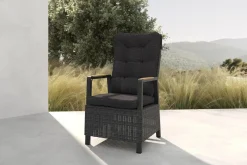 OUTFLEXX Nova Diningsessel, anthrazit/grau, Alu/Polyrattan, 58 x 68 x 108 cm, verstellbare Rückenlehne, mit Teakholz-Armlehnen, FSC®-zertifiziertes Produkt