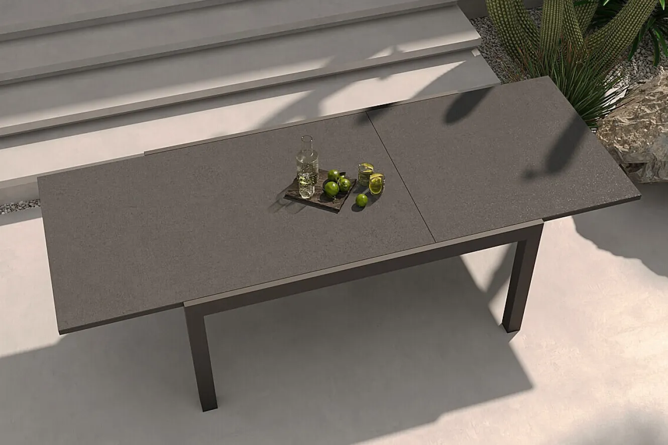 OUTFLEXX Premium Ausziehtisch, anthrazit matt, Alu/Spraystone, Tischplatte 160/260 x 100 cm, pulverbeschichtet, höhenverstellbare Füße