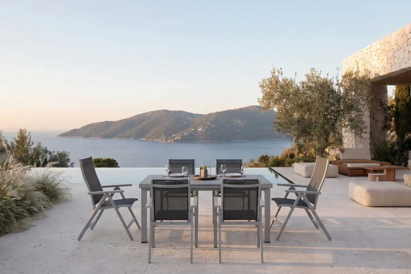 OUTFLEXX Premium Garten-Essgruppe, silber/grau, Alu/Textilene, Ausziehtisch 180/240 x 100 cm, 4 Stapel-, 2 Klappstühle