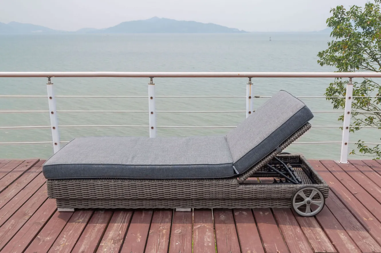 OUTFLEXX Rollliege, grau, Polyrattan, 200x70x27,5cm, Rückenlehne 5-fach verstellbar