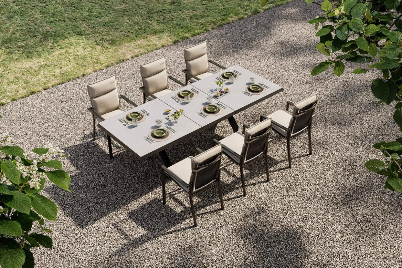 OUTFLEXX Serro Garten-Essgruppe, anthrazit matt/schwarz,nature, Alu/Steinimitat/Textilene/Polyester, Tisch 200/260 x 100 cm, 6 Stapelsessel inkl. 6 Auflagen
