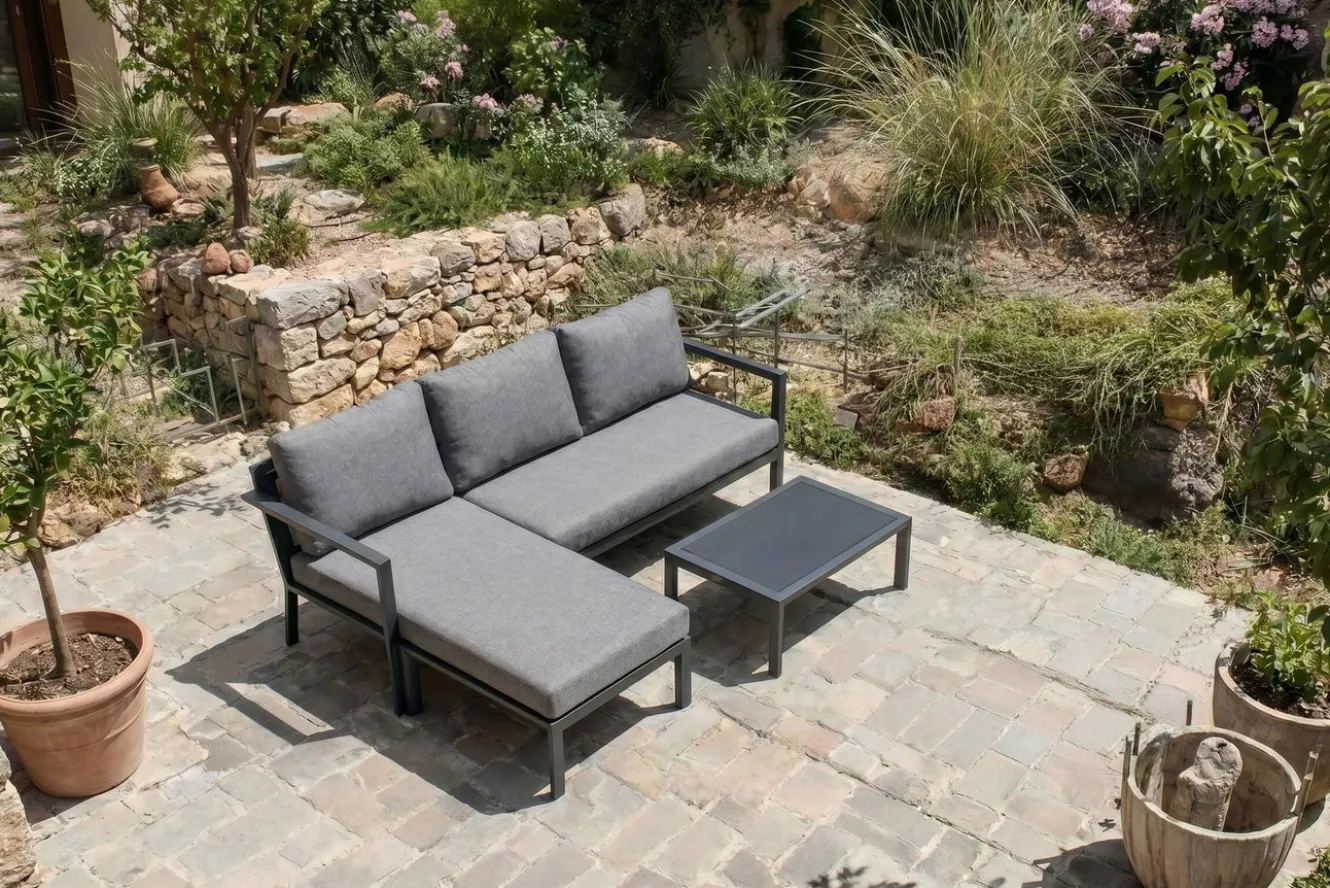 OUTFLEXX 3-Sitzer Sofa, anthrazit matt, Alu/Polyester, 167x75x66 cm, inklusive Hocker und Beistelltisch