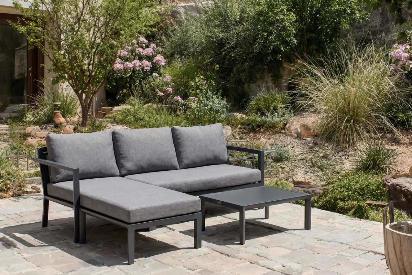 OUTFLEXX 3-Sitzer Sofa, anthrazit matt, Alu/Polyester, 167x75x66 cm, inklusive Hocker und Beistelltisch