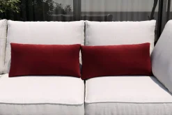 OUTFLEXX Tampere Dekokissen, rot, 100% Polyacryl, 30 x 60 cm, premium 2er-Set