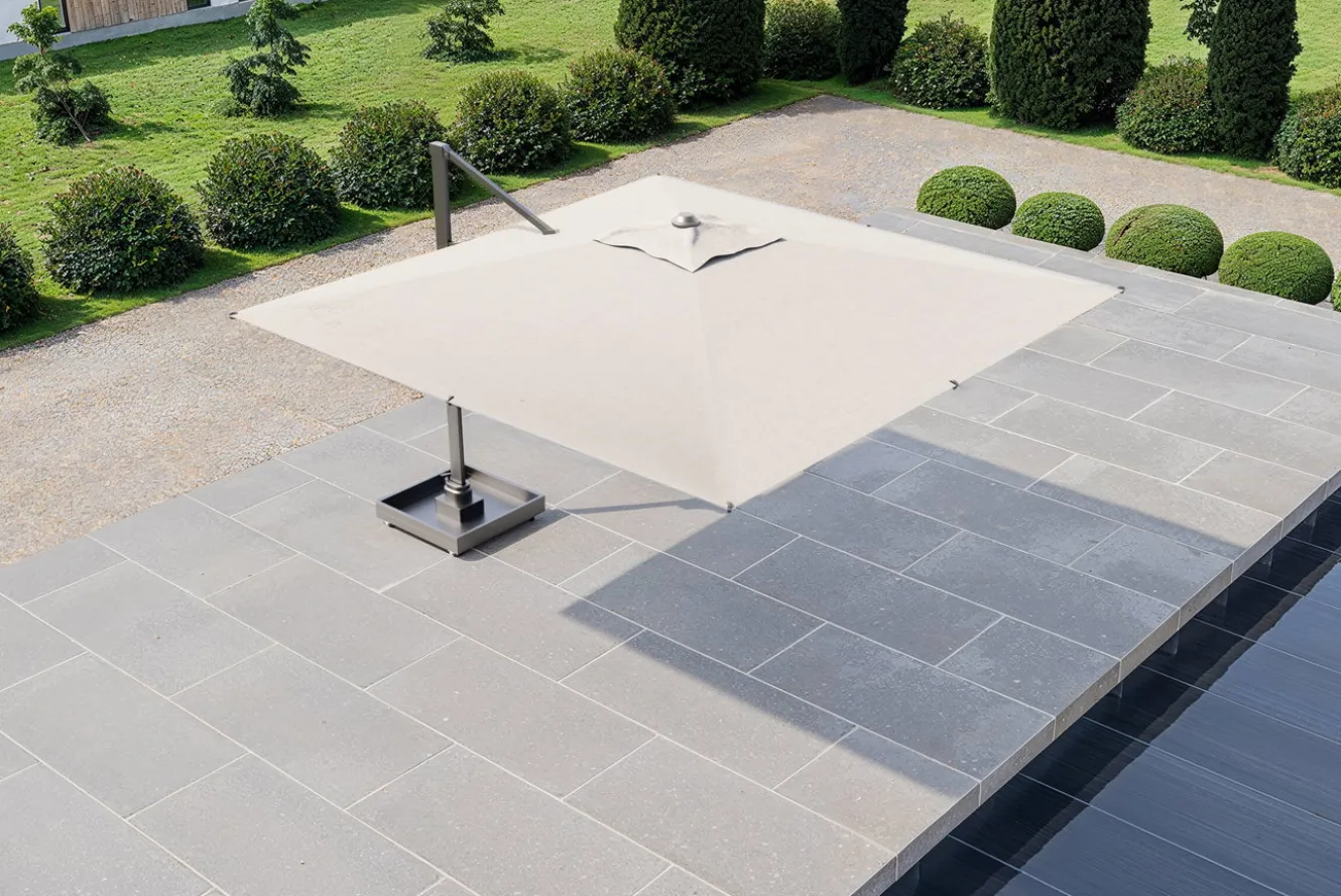 OUTFLEXX Ultimate XL Ampelschirm, anthrazit/creme, Alu/Spuncrylic®, 450 x 450 cm, inkl. befüllbarem Schirmständer