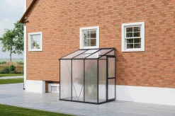OUTFLEXX Verde Comfort Anlehn-Gewächshaus, schwarzer Rahmen, Aluminium pulverbeschichtet mit 4 mm Polycarbonatplatten, 192 x 125 x 210 cm, UV-beständig, mit Schiebetür und Belüftungsfenster
