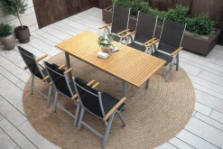 VILLANA Garten-Essgruppe mit 6 Klappstühlen, silber, Alu/Eukalyptus, ausziehbarer Tisch 150/200 x 90 cm, FSC®-zertifiziertes Produkt
