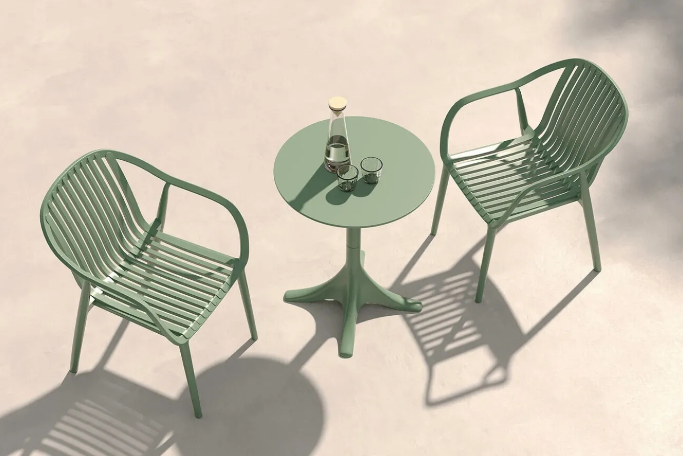 VILLANA Pico Curve Balkon-Set, pestogrün, Kunststoff, Tisch Ø 70 cm und 2 Stapelsessel, UV- und wetterfest