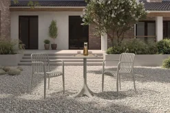 VILLANA Pico Soft Balkon-Set, grau, Kunststoff, Tisch Ø 70 cm und 2 Stapelsessel, UV-beständig, wetterfest