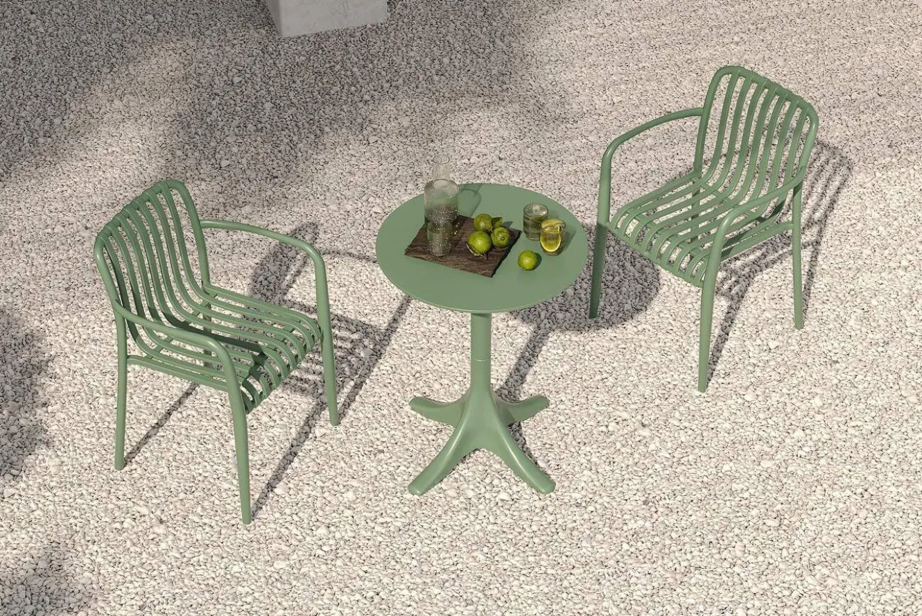 VILLANA Pico Soft Balkon-Set, pestogrün, Kunststoff, Tisch Ø 70 cm und 2 Stapelsessel, UV-beständig, wetterfest