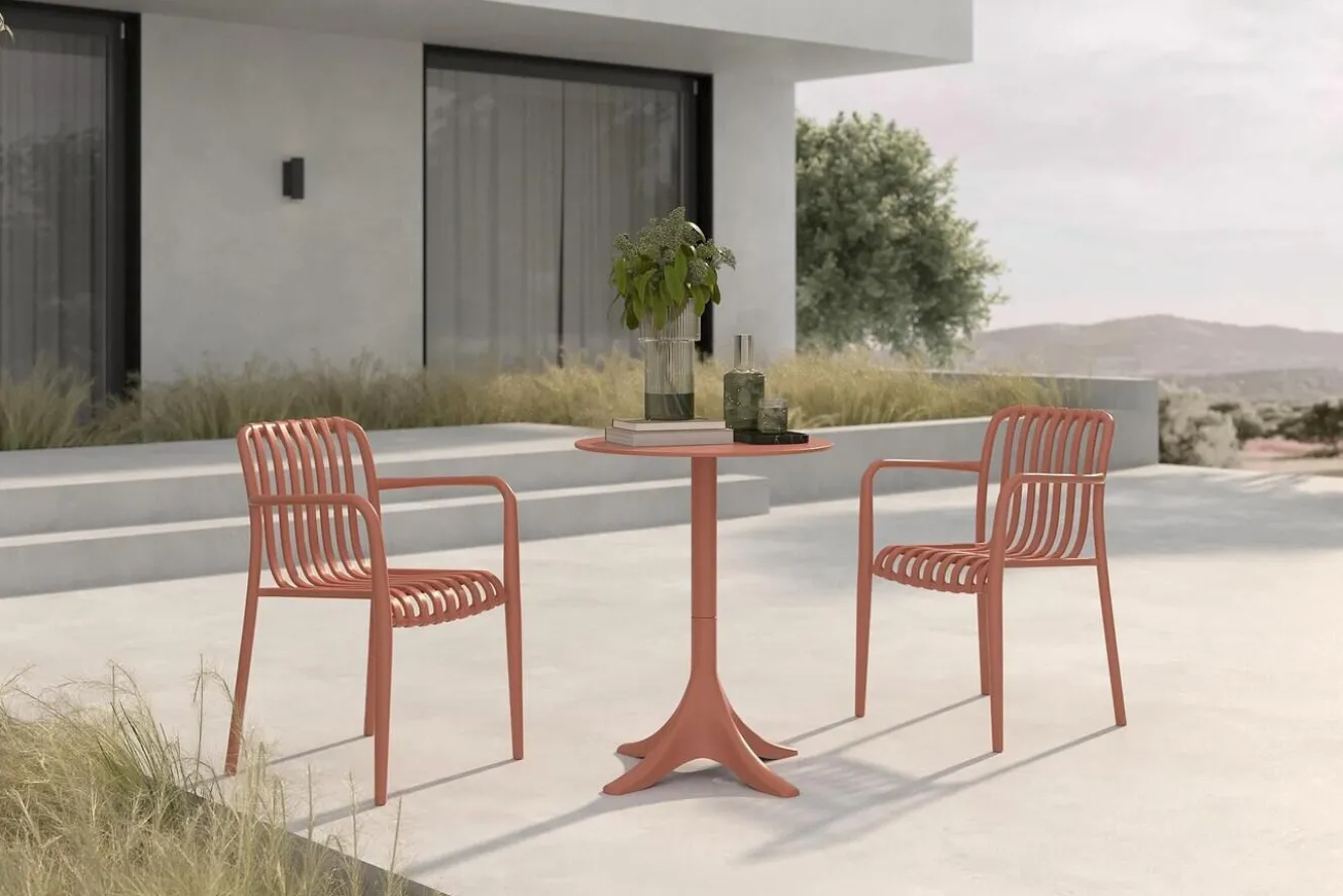VILLANA Pico Soft Balkon-Set, ziegelrot, Kunststoff, Tisch Ø 70 cm und 2 Stapelsessel, UV-beständig, wetterfest