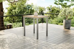 VILLANA Tasmania Beistelltisch, Silber, Aluminium/Eukalyptus, 45 x 45 cm, witterungsbeständig, mit Fußkappen, FSC®-zertifiziertes Produkt